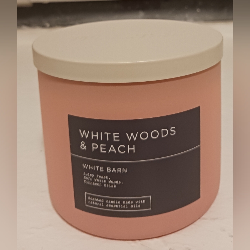 Bath and Body Works, White Barn 3 wick candle. White Woods and Peach.